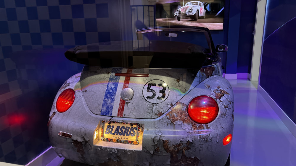 Signs and vehicle wraps gallery image